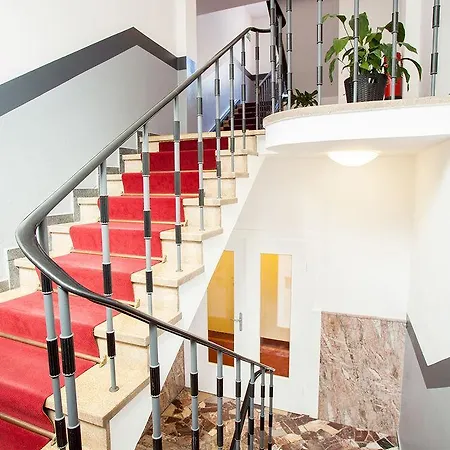 Atlanta Hotel 3*